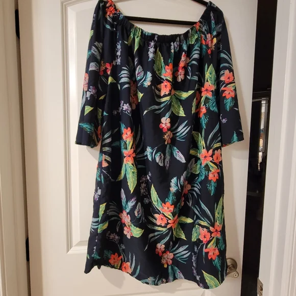 A hint of Blush off shoulders dress size 2X - Picture 4 of 7